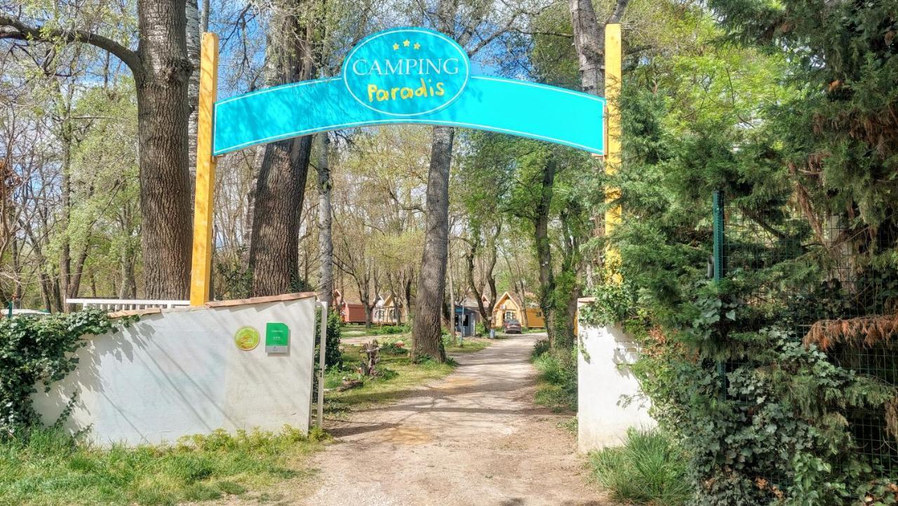 Camping Paradis Bellerive Montfrin Exterior foto