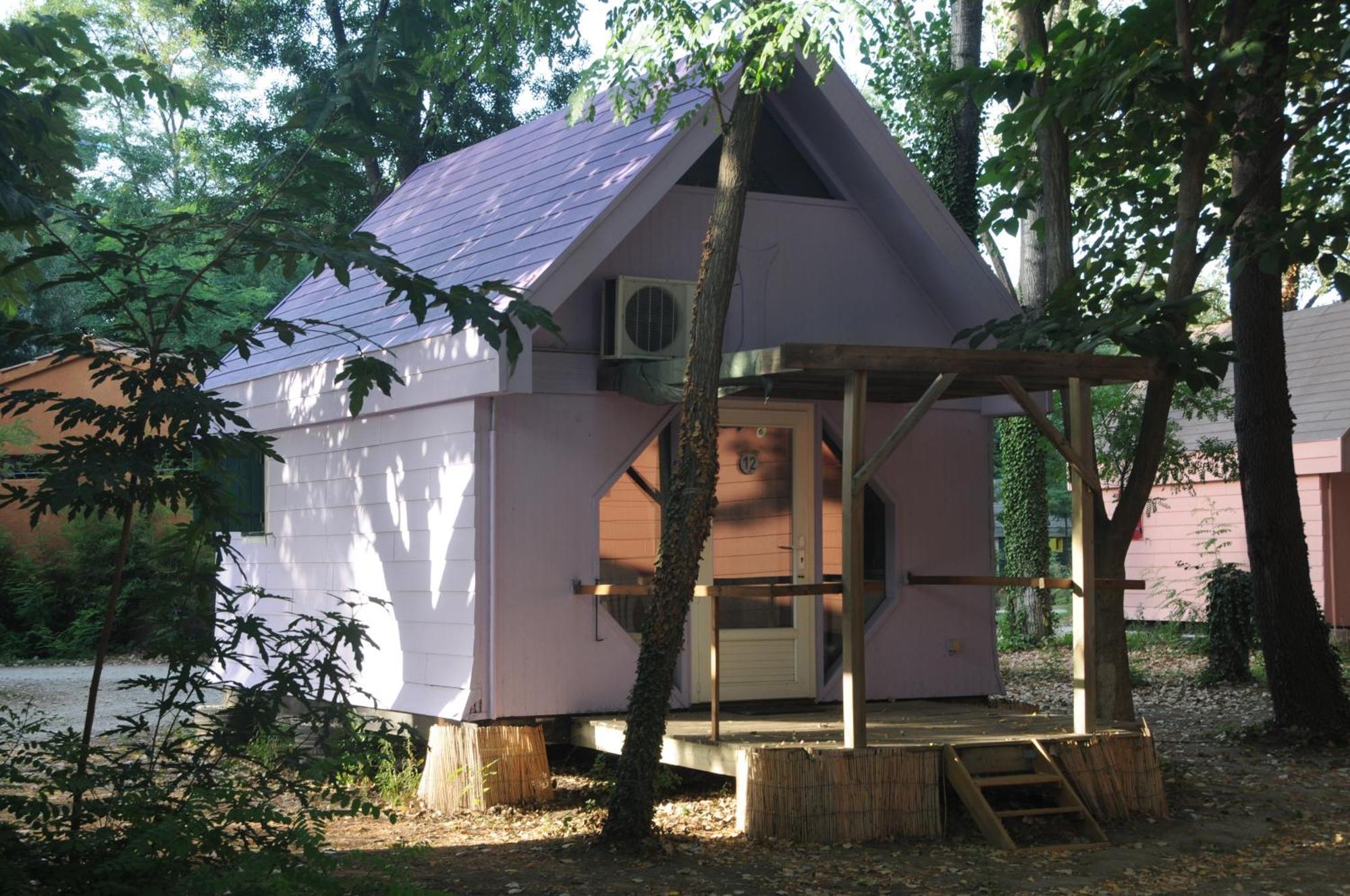 Camping Paradis Bellerive Montfrin Exterior foto