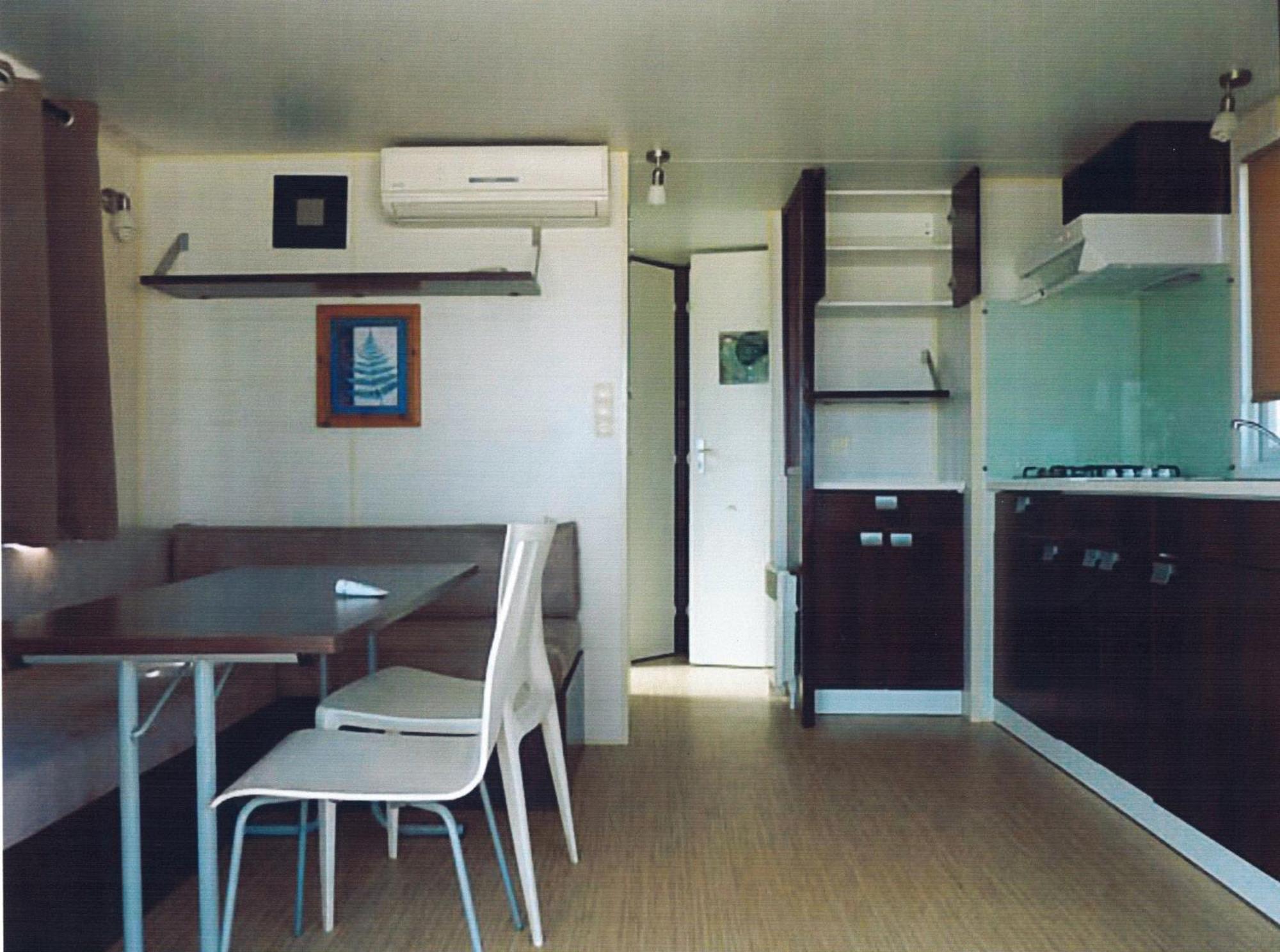 Camping Paradis Bellerive Montfrin Habitación foto